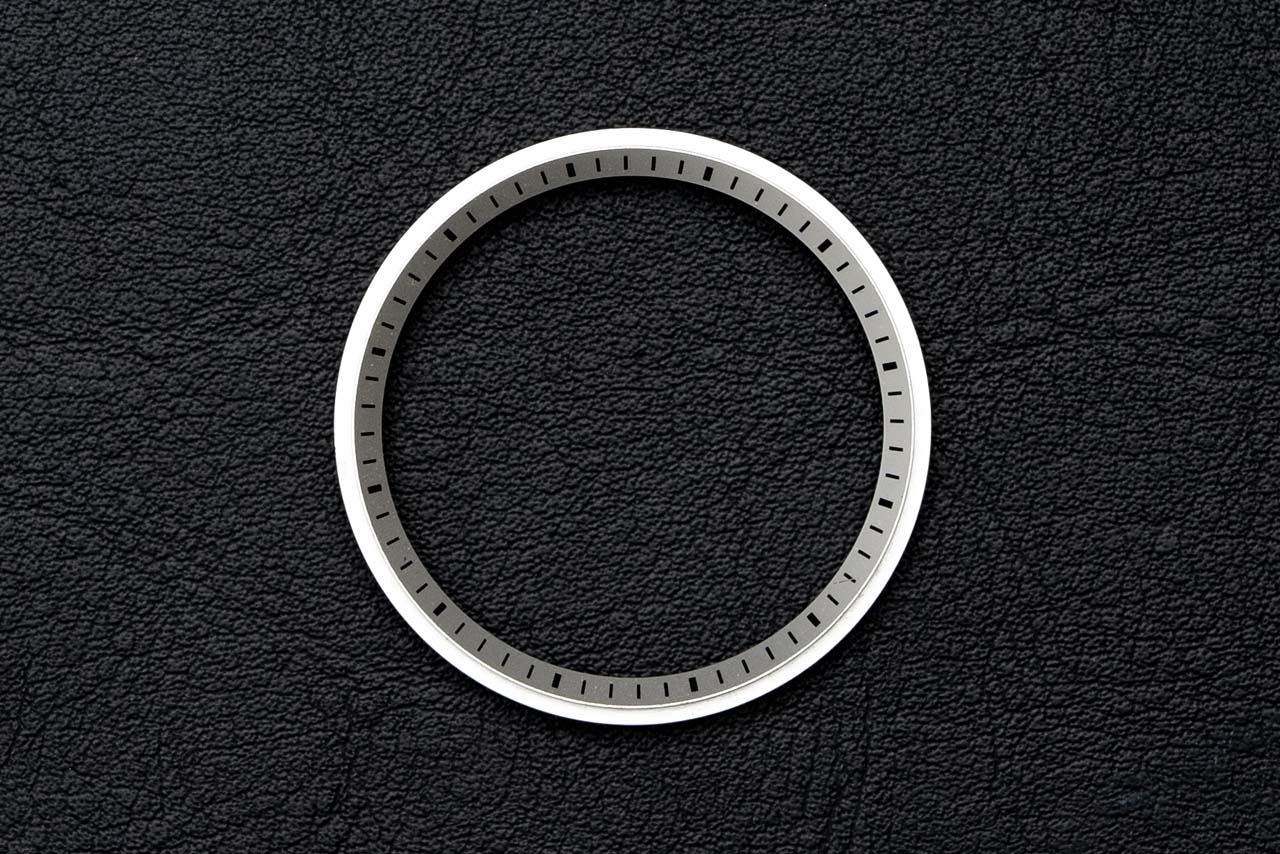 Chapter ring for DIY Watch Club divers - Brushed Silver with Black Markers