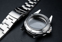 Load image into Gallery viewer, 40mm DWC Diver Silver Case &amp; Stainless Stain Bracelet 