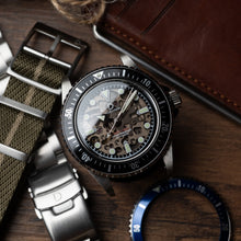 Load image into Gallery viewer, JAPAN ONLY [Starter Bundle] 40mm VD03 Crystal Dial Diver Kit | With Second Hand Setting Assisting Tool and extra strap